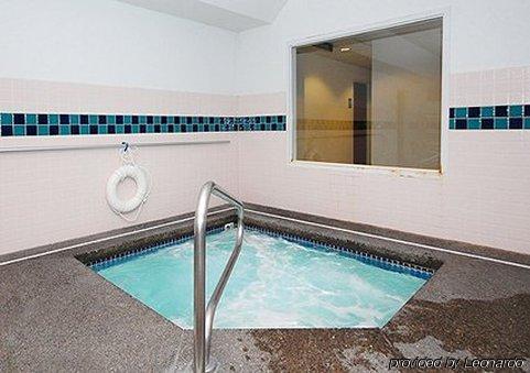 Clarion International Airport Hotel