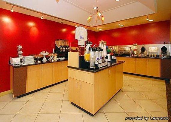 Hotel Clarion International Airport 3*