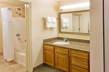 Hotel Clarion International Airport 3*