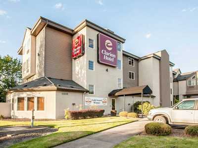 Clarion International Airport 3*
