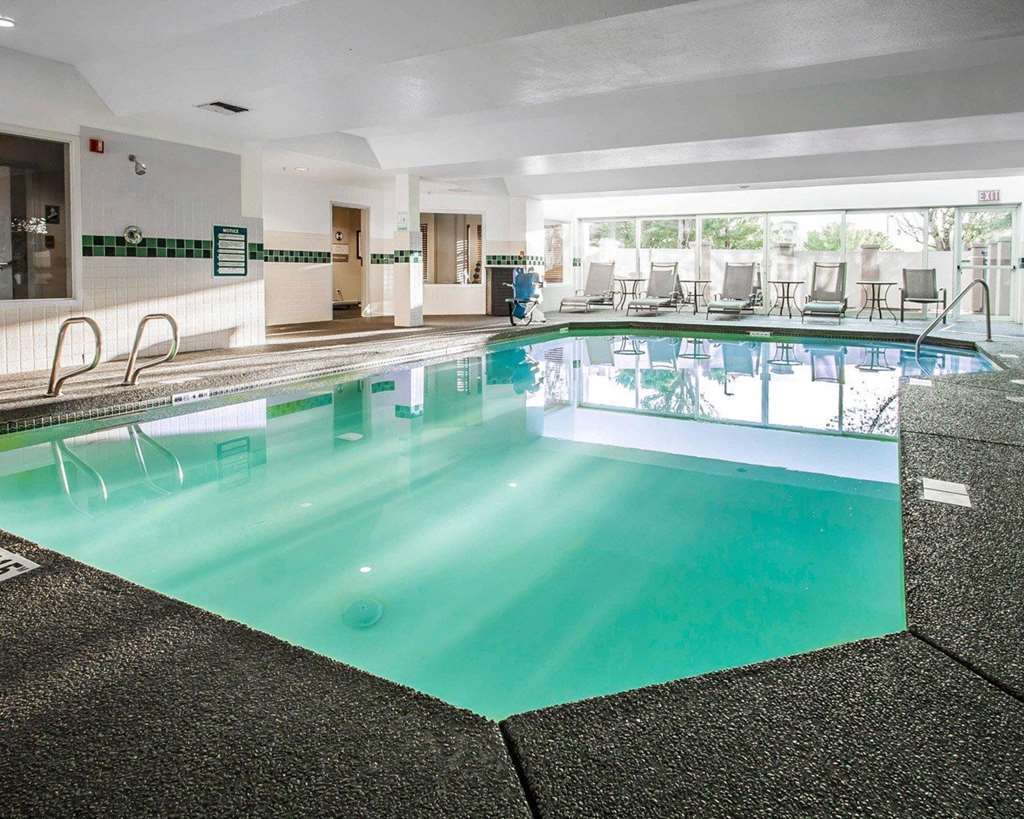 Clarion International Airport Hotel